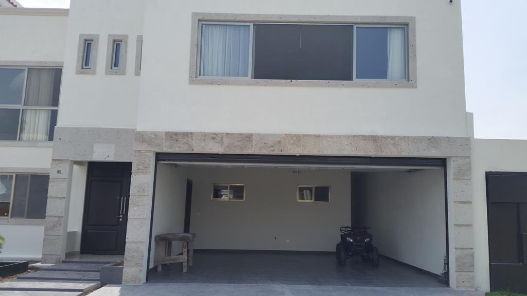 Obra Country Bugambilia